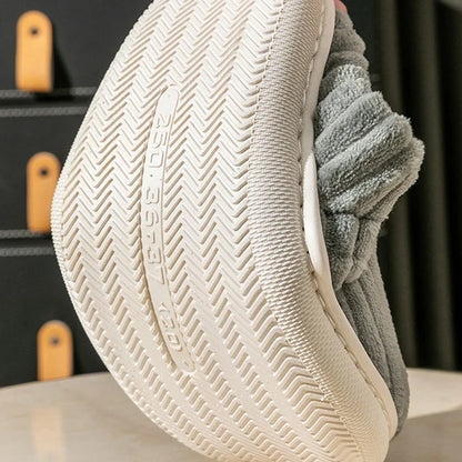 Fluffy hjemmesko med blødt pelsfor og skridsikker sål