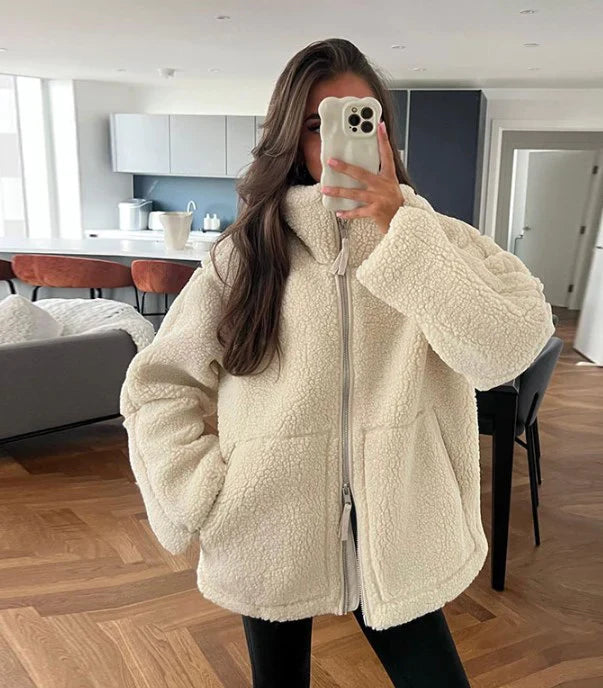 Oversize frakke i lammeuld til kvinder